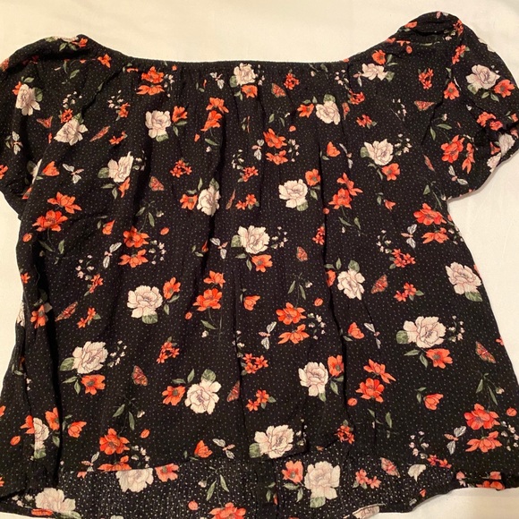 Floral Hollister shirt - Picture 2 of 3